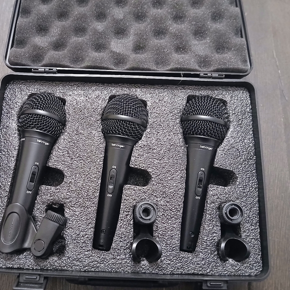 Behringer - XM1800S - Dynamic Wired Professional Microphone - Set of 3 - Picture 5 of 8